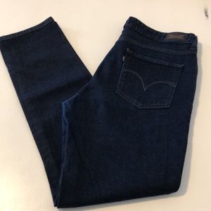 Mid Rise Skinny Levi’s